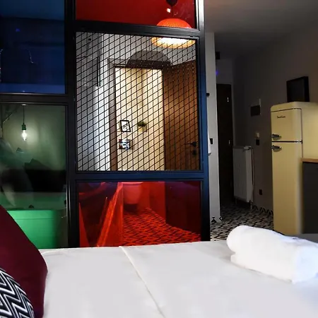 Q Luxury *